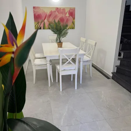 Mira 10 Apartment *